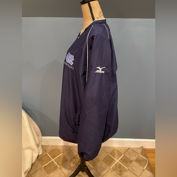 Mizuno UNC softball pullover - Picture 4 of 6